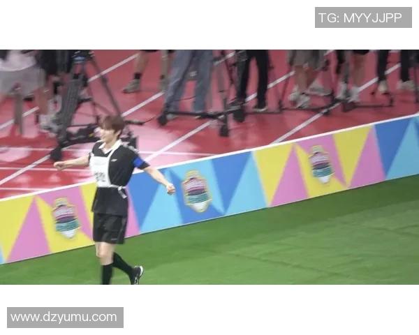 当偶像遇上足球明星该如何应对与互动的尴尬场面 当偶像遇上足球明星该如何应对与互动的尴尬场面